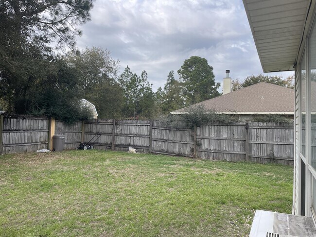 Building Photo - 2381 Hilton Dr
