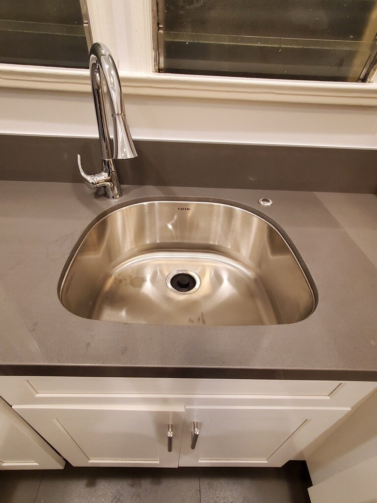 KITCHEN SINK WITH DISPOSAL - 6326 Orange St