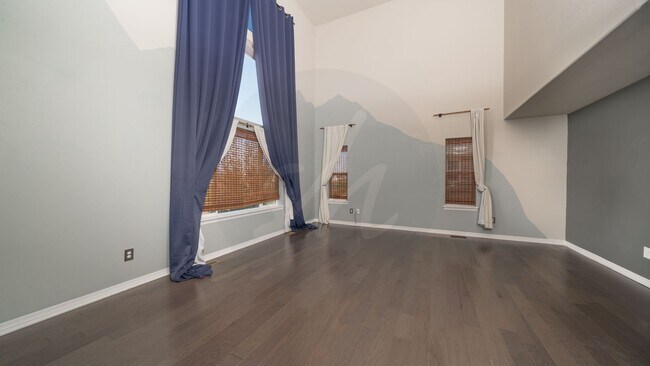 Building Photo - Stunning Two-Story in Desirable Lorson Ranch