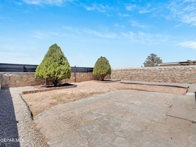 Building Photo - 1593 Hartsdale Dr