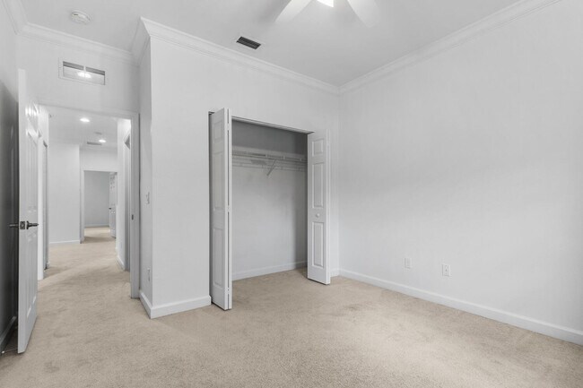 Building Photo - 10384 Wellington Parc Dr