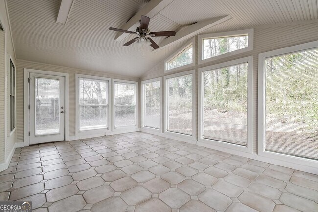 Building Photo - 742 Riverlanding Dr