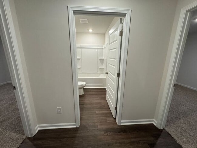 Building Photo - MOVE IN SPECIAL-Beautiful home available for rent