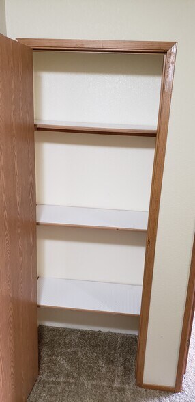 Linen Closet - 5512 96th St E