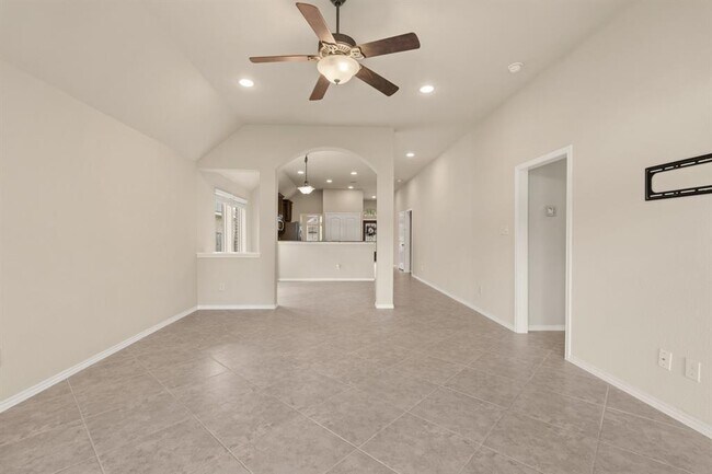 Building Photo - 4211 Ponderosa Hills Ln