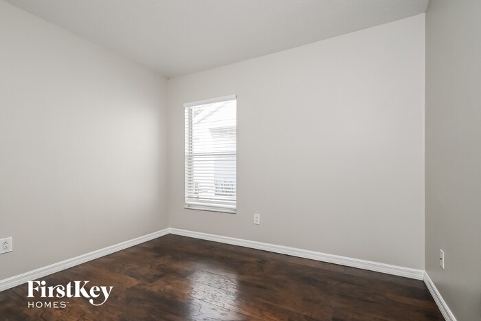 Building Photo - 8457 Quarter Horse Dr