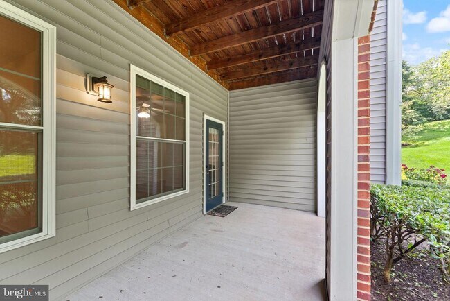Building Photo - 20453 Chesapeake Square