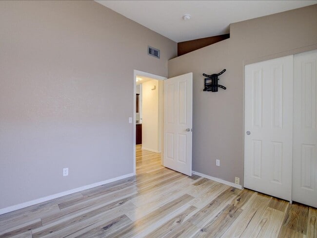 Building Photo - Spacious 4-Bedroom Home with Private Pool & Large Enclosed Backyard!