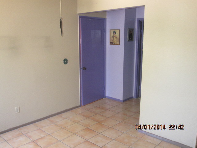 Building Photo - Langley Gardens Condo