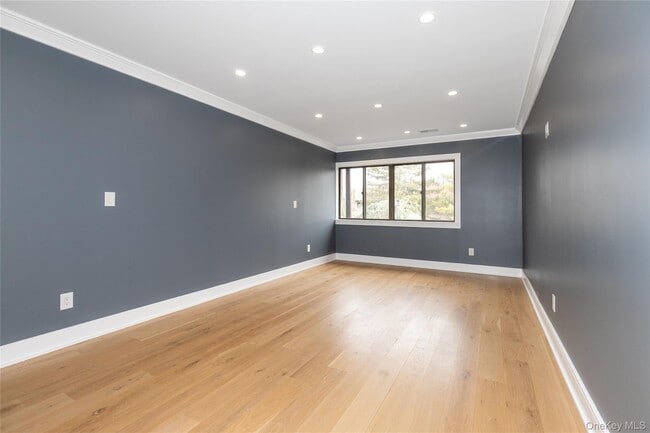 Building Photo - 18 Acorn Ponds Dr