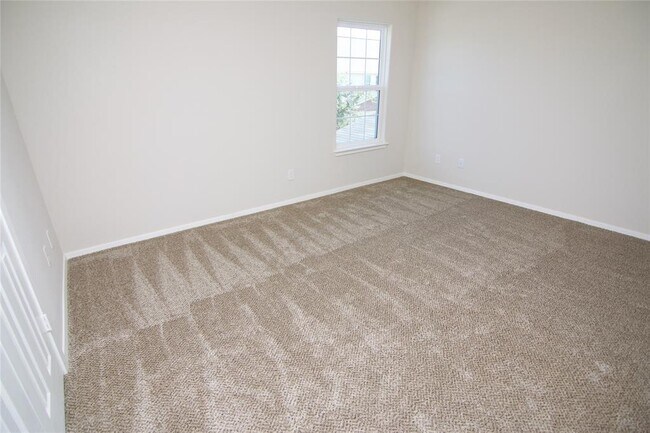 Building Photo - 12039 Clifton Oaks Dr