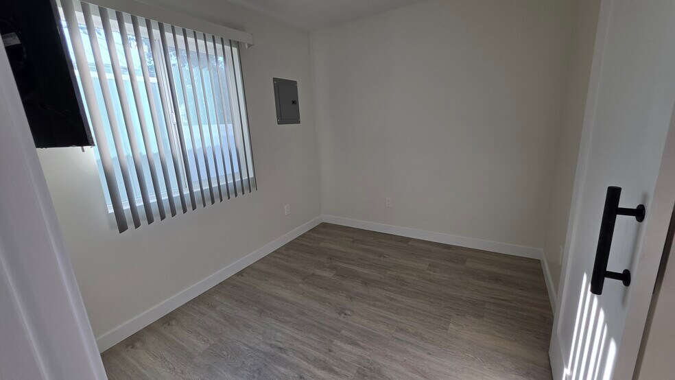Building Photo - 10281 Courson Dr