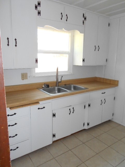 Building Photo - Cute 1 Bedroom House In Shasta Lake (Garage NOT Included)