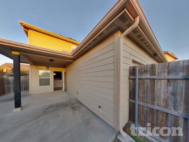 Building Photo - 1317 Sweetgum Dr