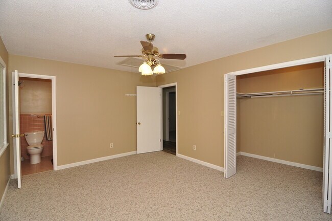 Building Photo - Golf Course Rancher
