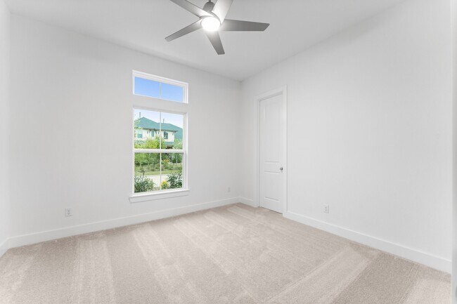 Building Photo - 26915 Longwood Ledge Ln