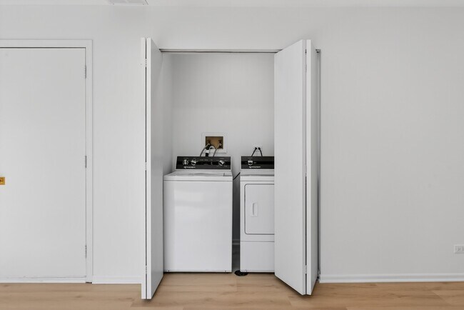 Building Photo - 2301 Providence Ct