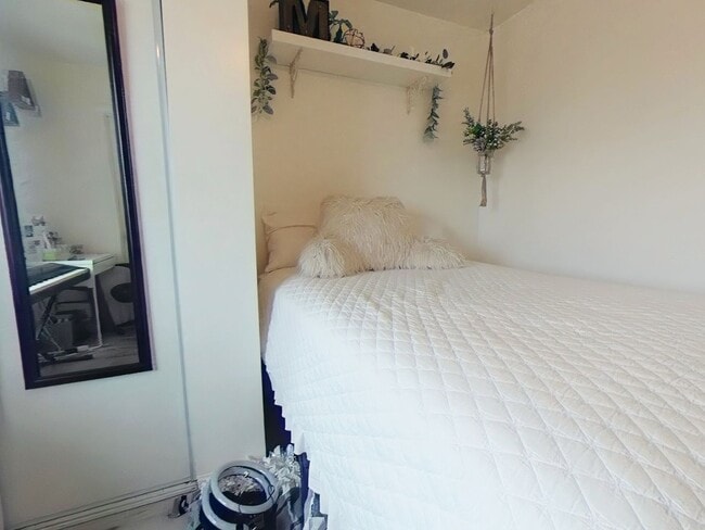 Building Photo - Huge 2 story 8 bed room Home: a hop and a skip from SDSU!  You will never be late to class!