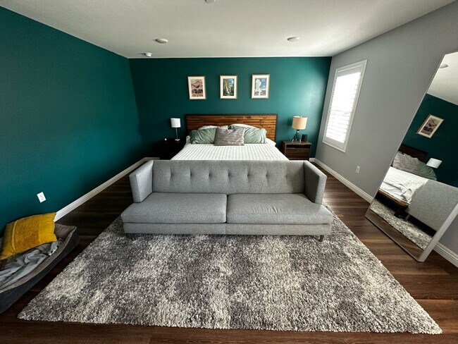 Building Photo - 4 Bedroom Single Family Home in Riverside