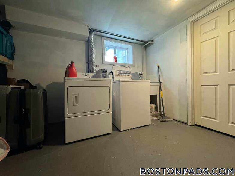 Building Photo - 138 Nonantum St