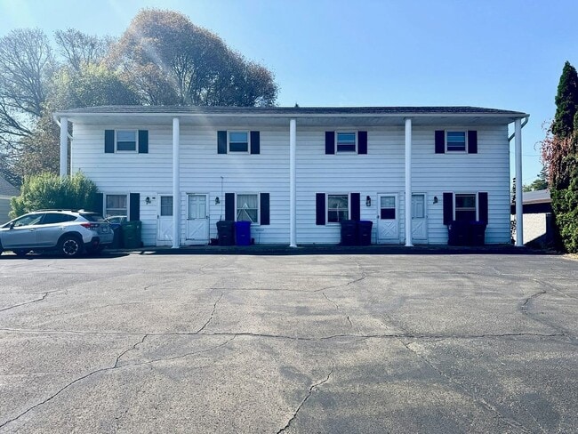 Building Photo - 804-810 Powell Ave
