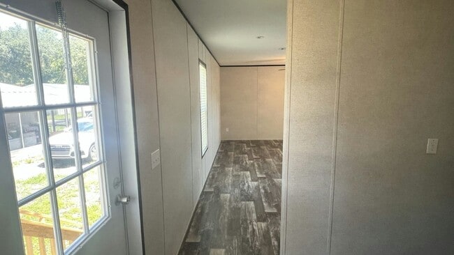 Building Photo - 96 Tower Manor Cir E