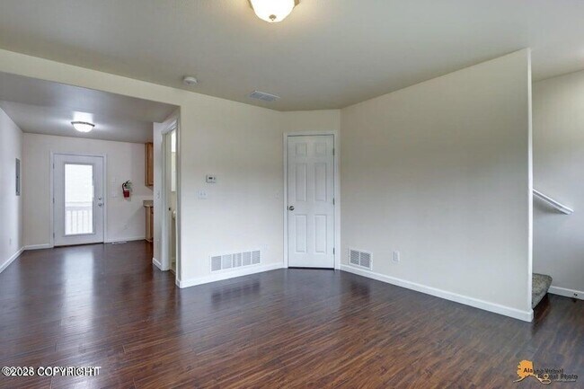 Building Photo - 1337 E 14th Ave