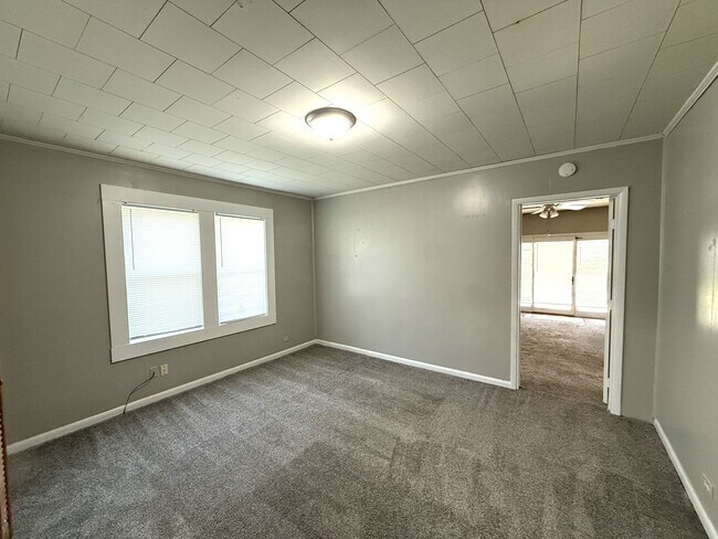 Building Photo - 226 12th Ave NW