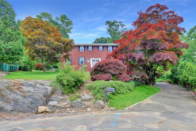 Building Photo - 4 Shore View Cir