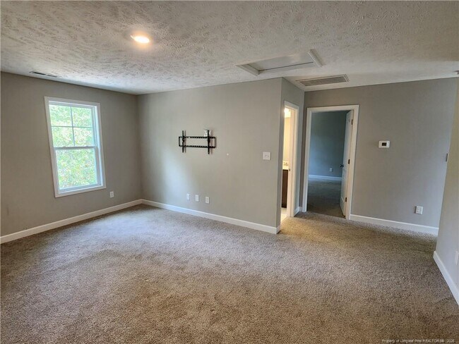 Building Photo - 111 Clearwater Harbor