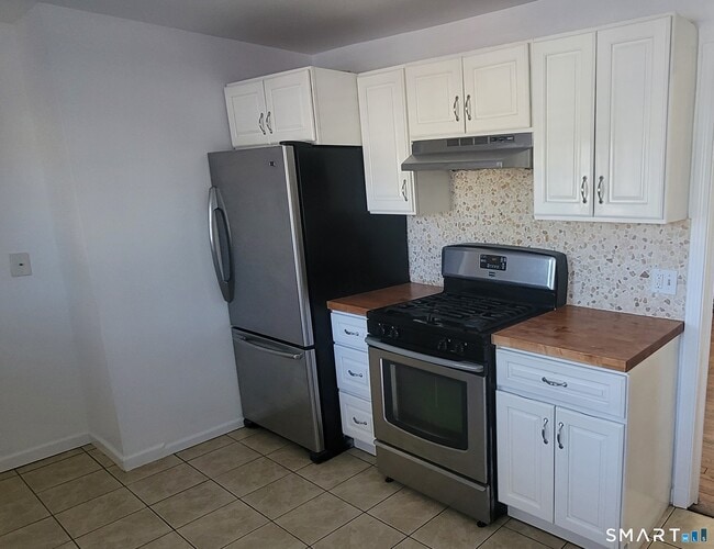 Building Photo - 321 Evers St