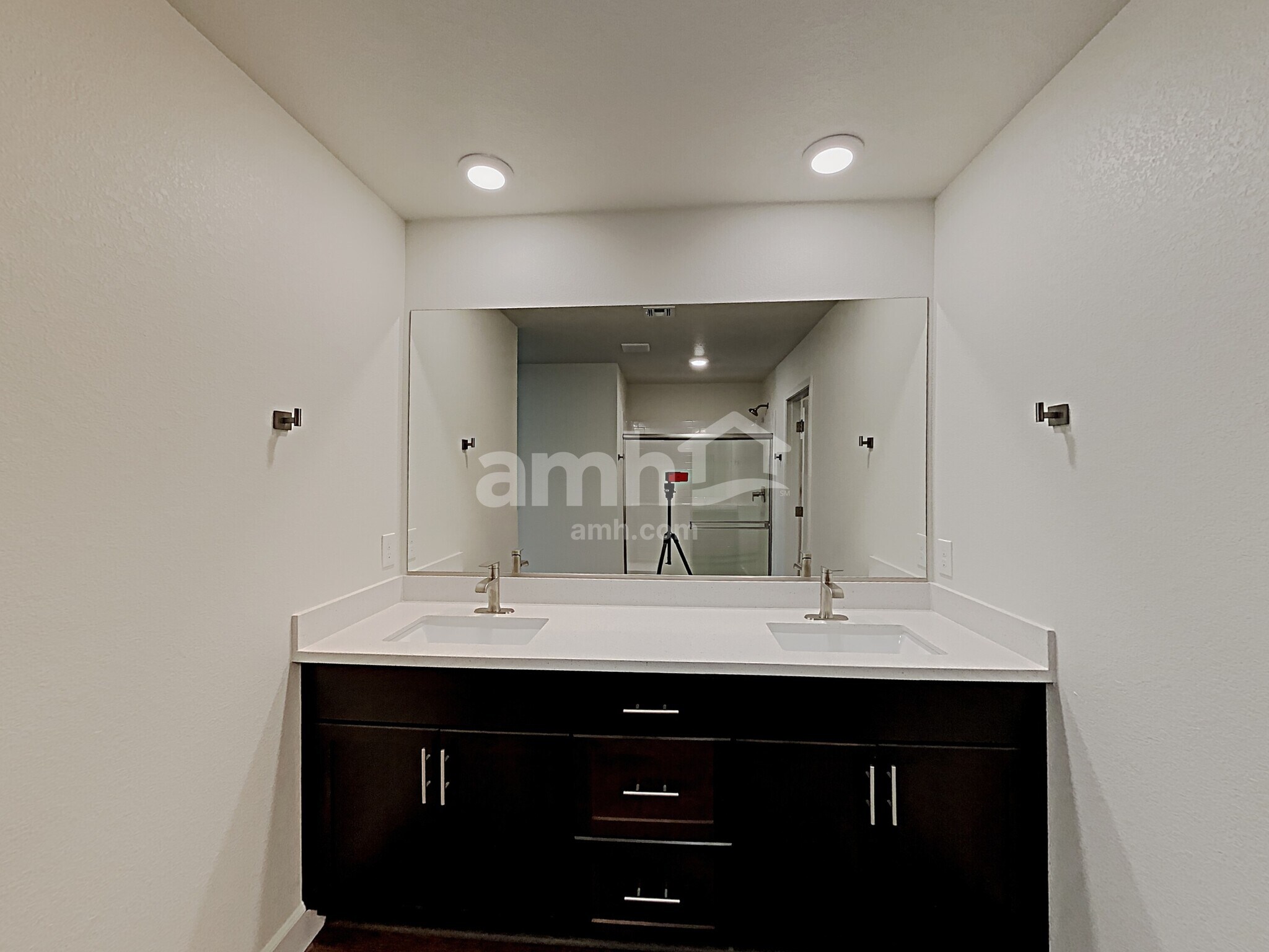 Building Photo - 9611 Harkes Dr