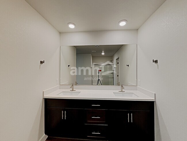 Building Photo - 9579 E Harkes Dr