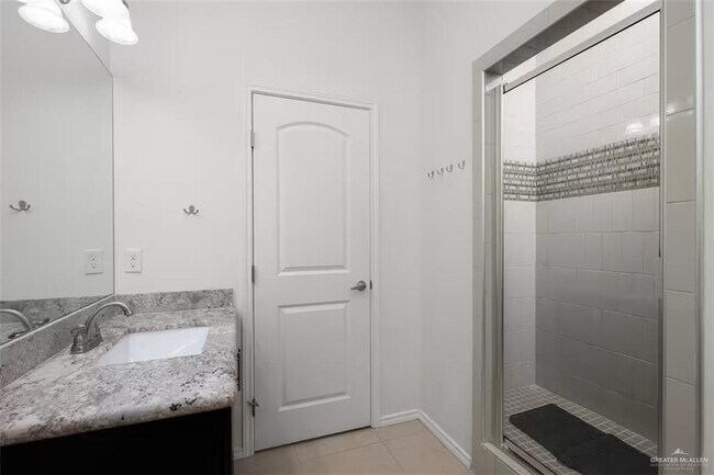 Building Photo - 23 S 5th St