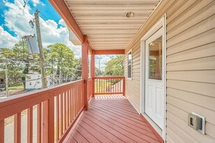 Building Photo - 9573 6th Bay St