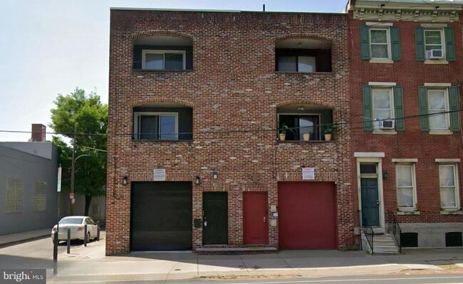 Building Photo - 1010 S 11th St