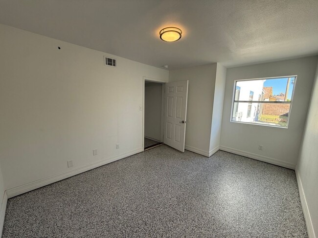 Building Photo - 4 BEDROOM IN RANCHO SERENO - FRESHLY REMODELED