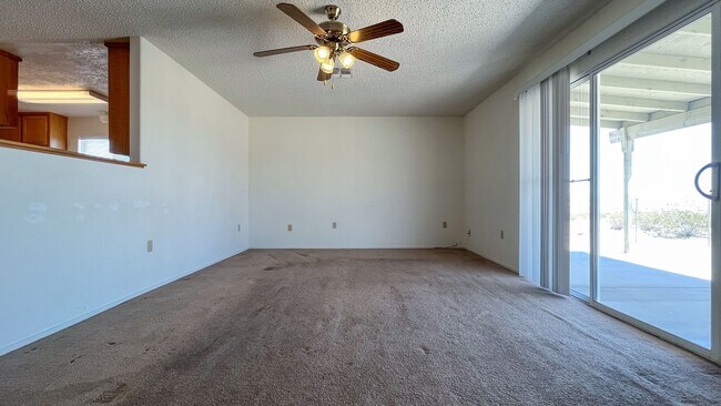 Building Photo - Cute 3 Bedroom 2 Bathroom Home
