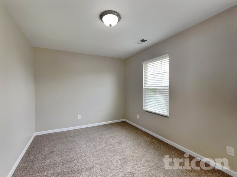 Building Photo - 646 Nonsuch Way