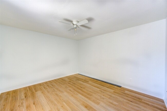 Building Photo - 6401 Deihl Rd