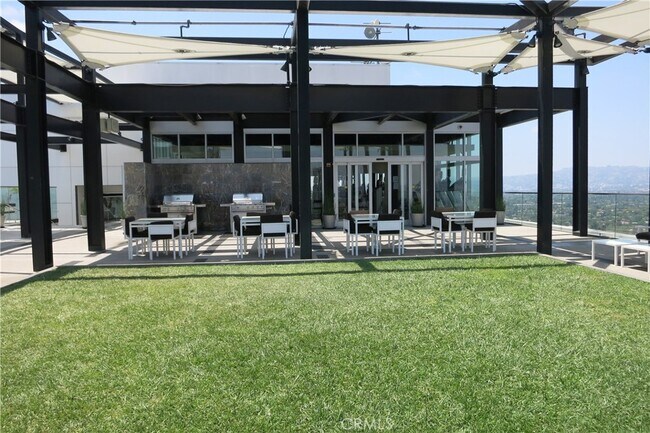 Building Photo - 3810 Wilshire Blvd