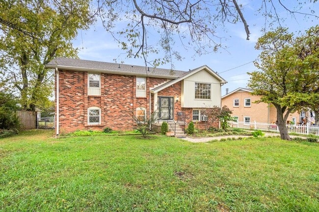 Building Photo - 2909 Cherry Hills Dr