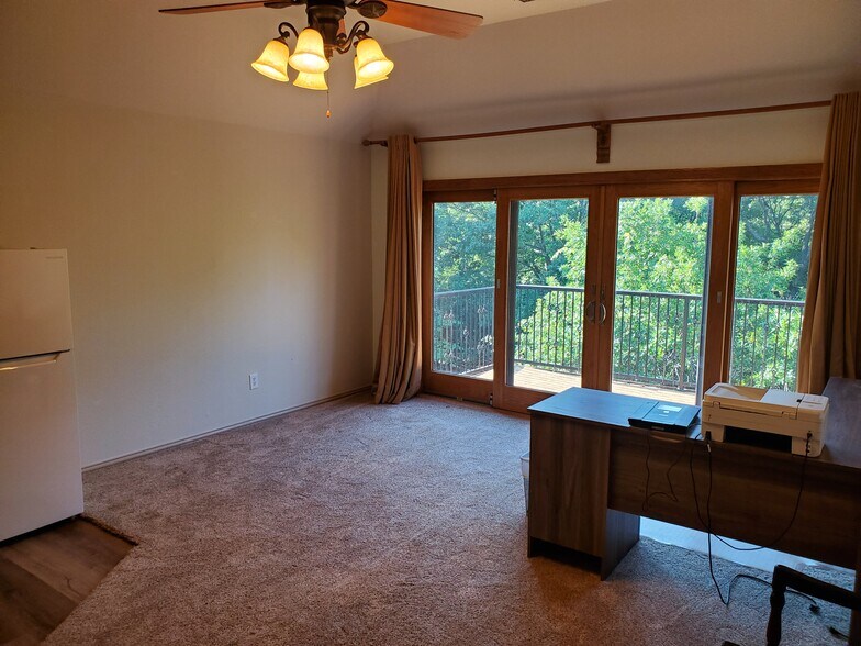 Building Photo - 1409 Hackett Creek Dr