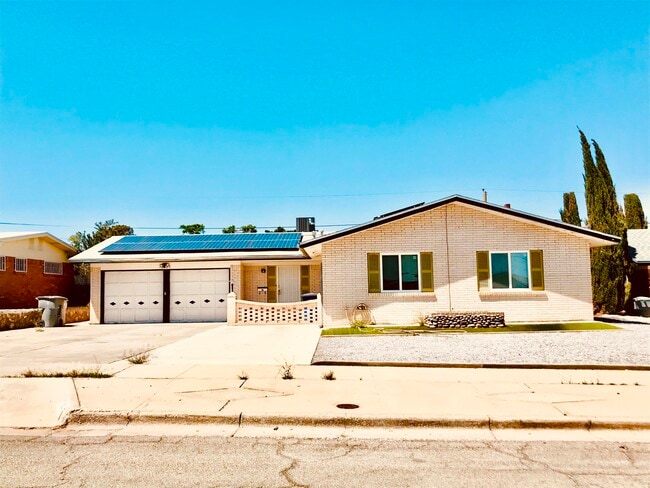 Primary Photo - 10229 Ashwood Dr
