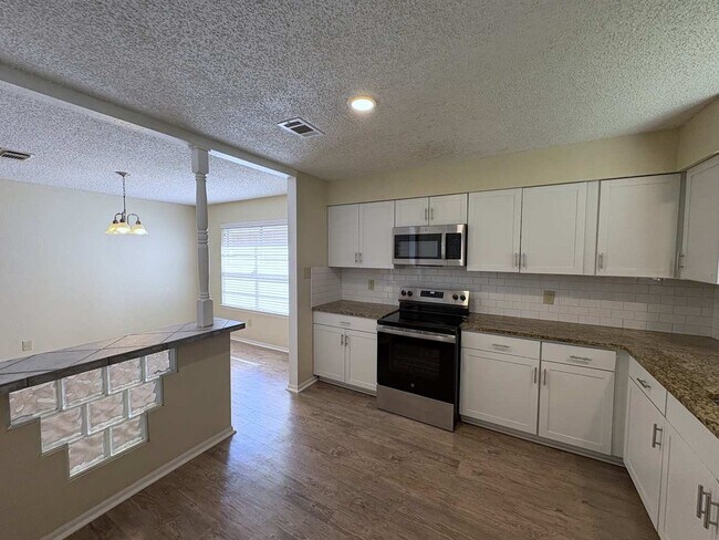 Building Photo - 5418 Mossgrey Ln