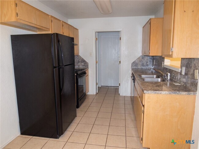 Building Photo - 2808 Edgefield St