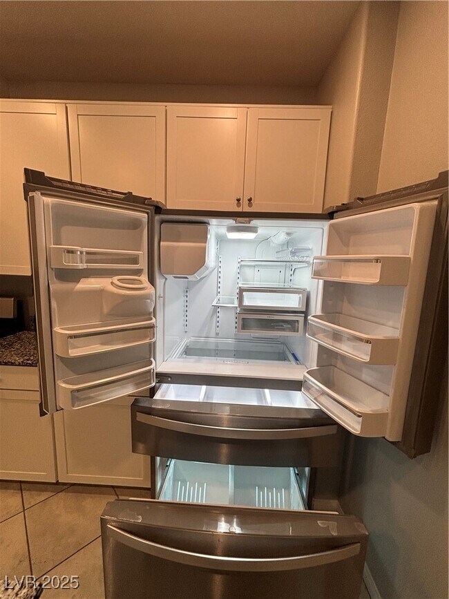 Building Photo - 2456 Bagnara Pl