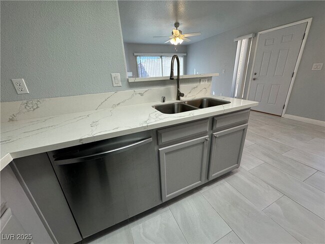 Building Photo - 3066 Tarpon