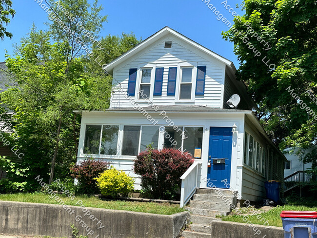 Building Photo - NE Side Updated Home and 2 Stall Garage