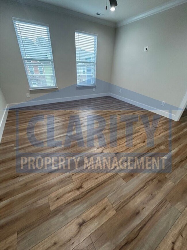 Building Photo - **One month free w/ a 15 month lease!**